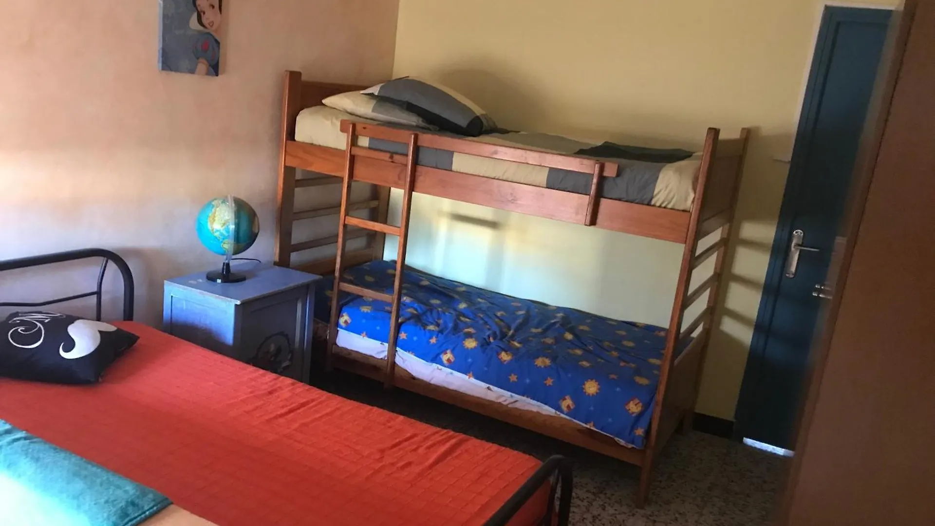 Casita La Paloma Bonita De Pescador En El Casco Antiguo La Medina Parking Privado Y Sabanas En Opcion 0*, Almeria Spain
